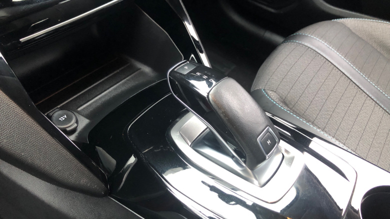 Peugeot 208 1.2 PureTech 100 Allure 5dr EAT8 Petrol Hatchback